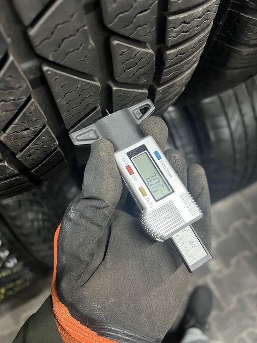 Шини,Резина,Пара,Зима 235/55/17 103V Continental CWC TS850P