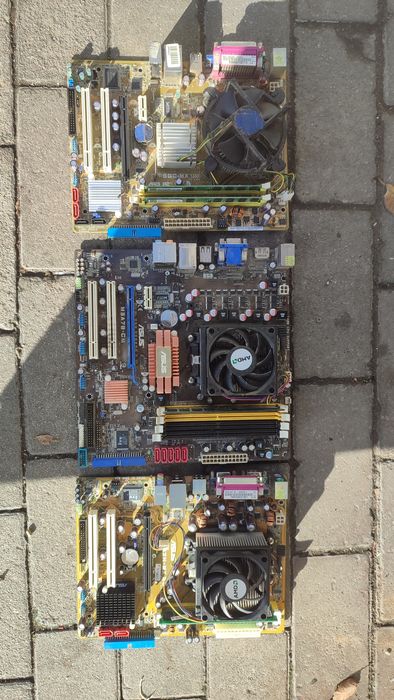 Материнские платы , 3 штуки