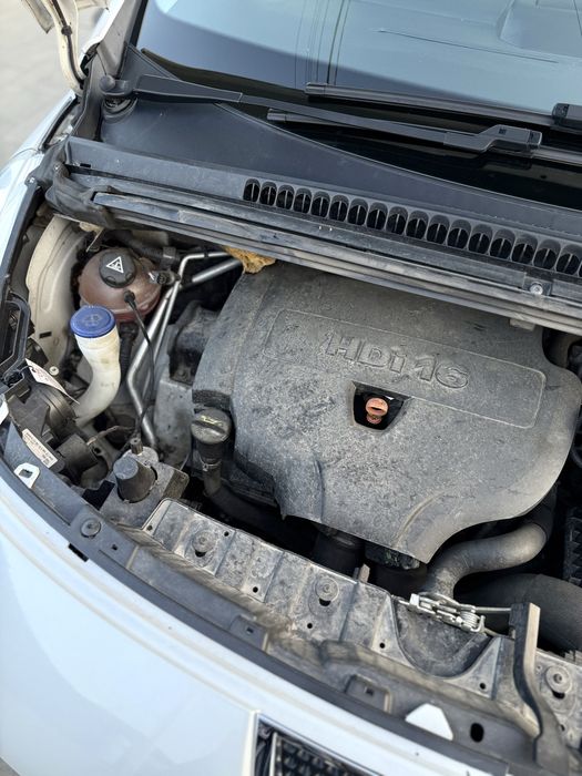 Пежо Peugeot 3008 2010 року дизель 2.0 автомат