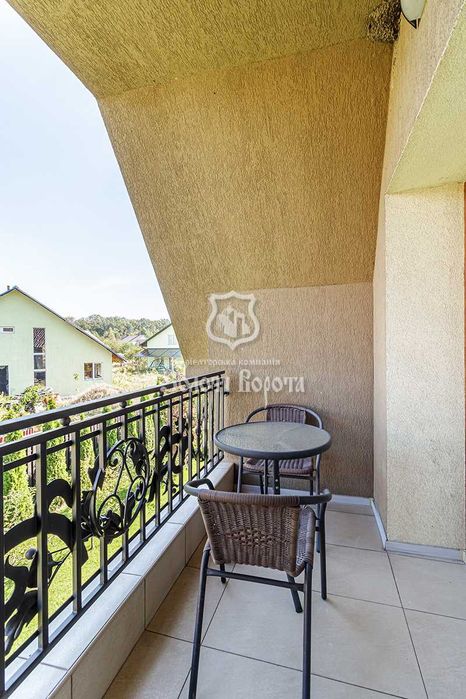 Будинок 2 поверхи, 18 соток. с. Глеваха, поруч Іванковичі і Мархалівка