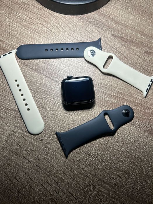 Смарт-годинник Apple Watch SE (2024) GPS 44mm