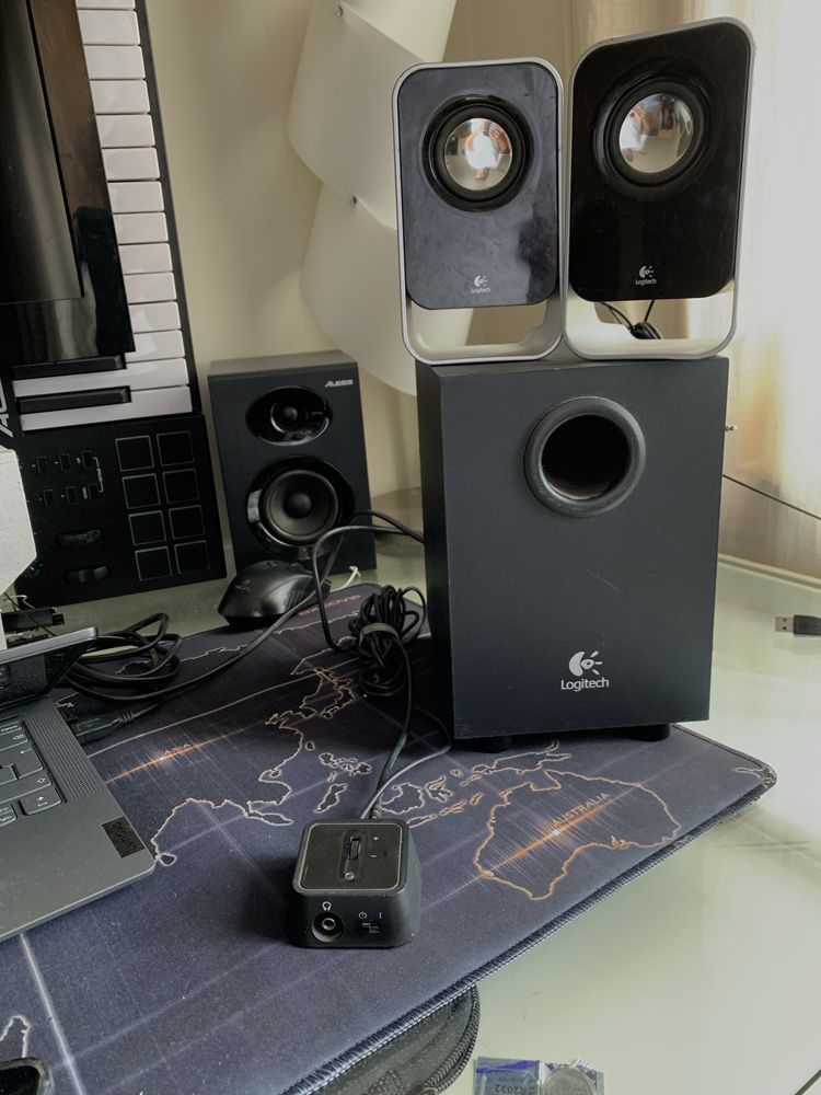 • Colunas e Subwoofer Logitech • Preço Negociável •