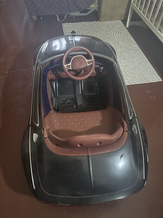 Дитяча машинка чорна