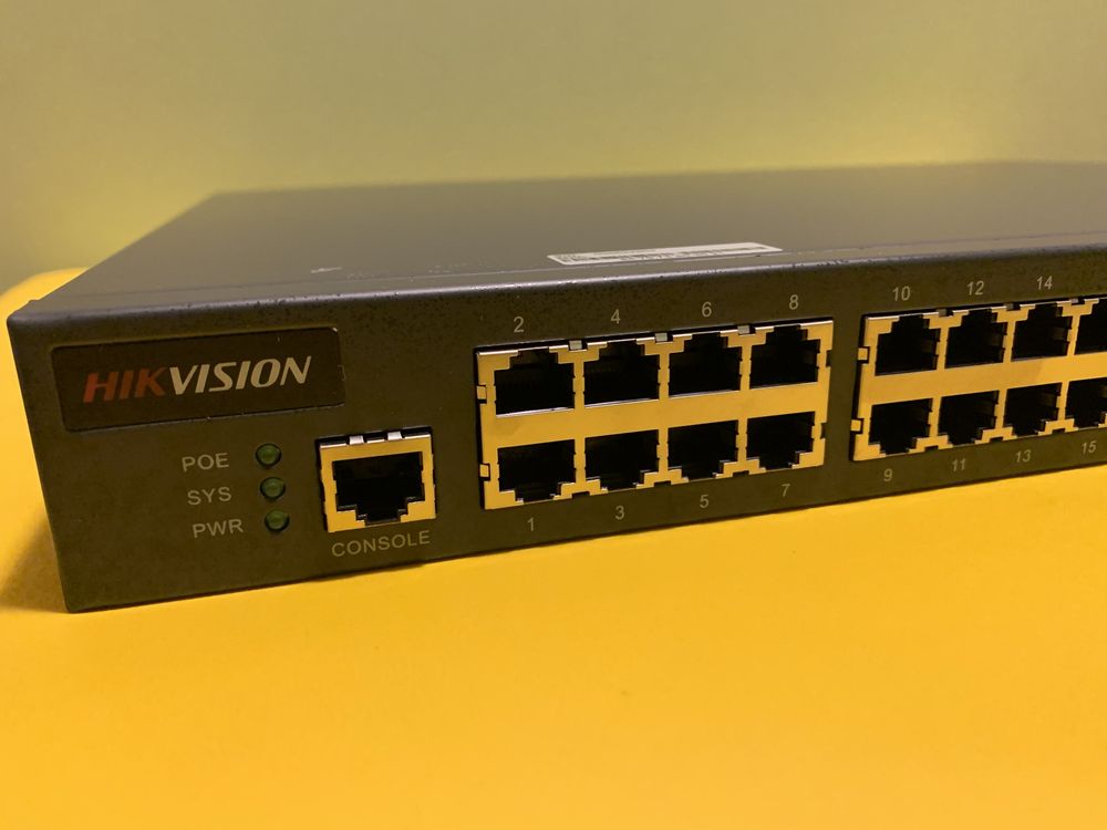 Switch Gigabitowy Hikvision 24x PoE, 4x SFP, 4x UpLink, zarządzanie