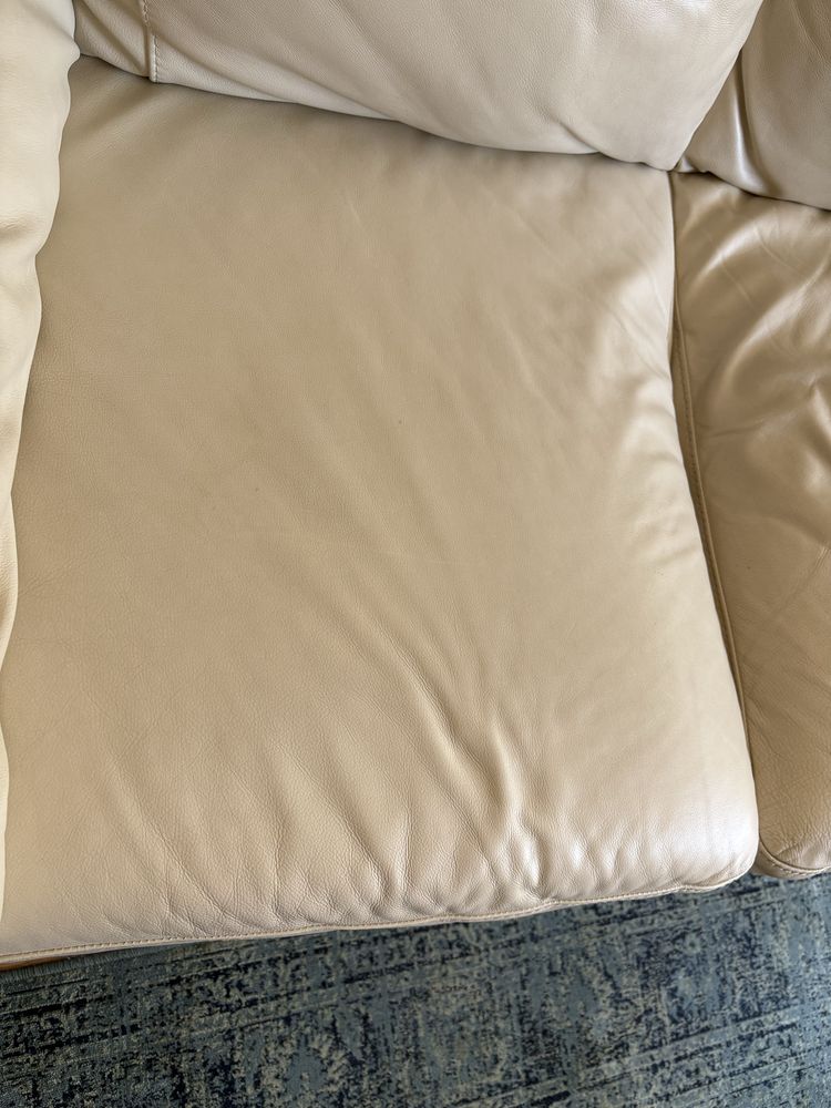 Sofa em pele IKEA