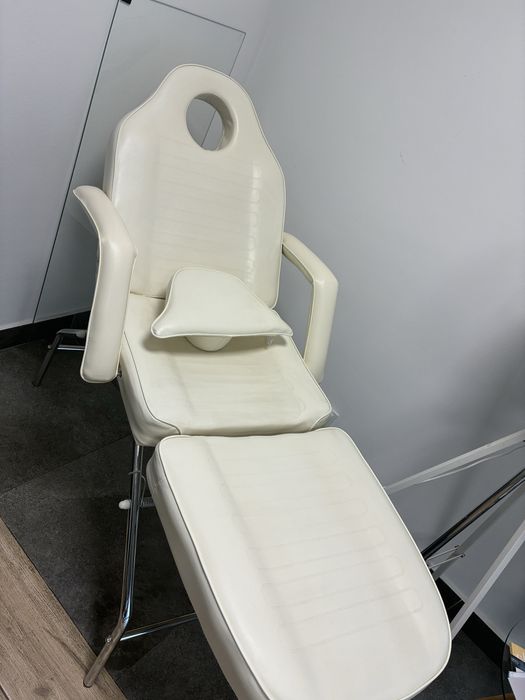 Lozko kosmtyczne regulowane