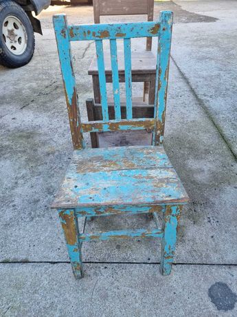 Cadeiras antigas de escola