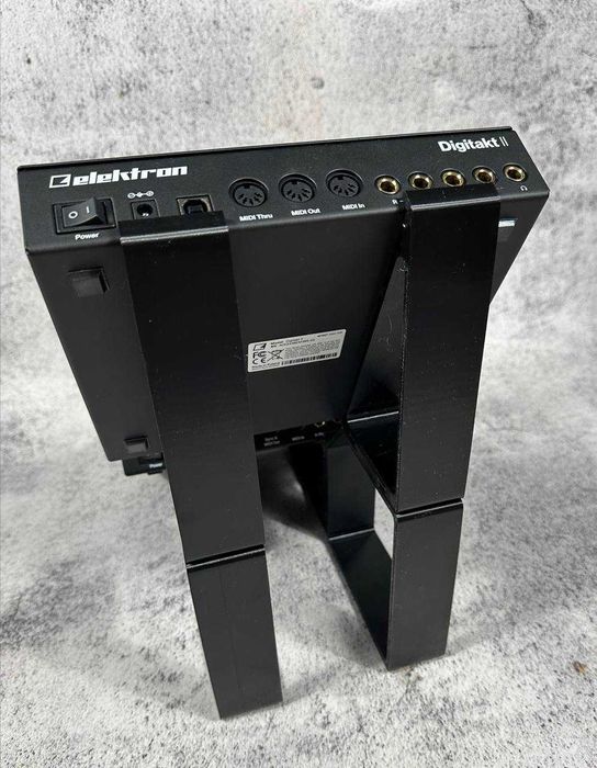 Стенд Elektron – Digitakt, Digitone, Syntakt, Analog Heat, Octatrack.