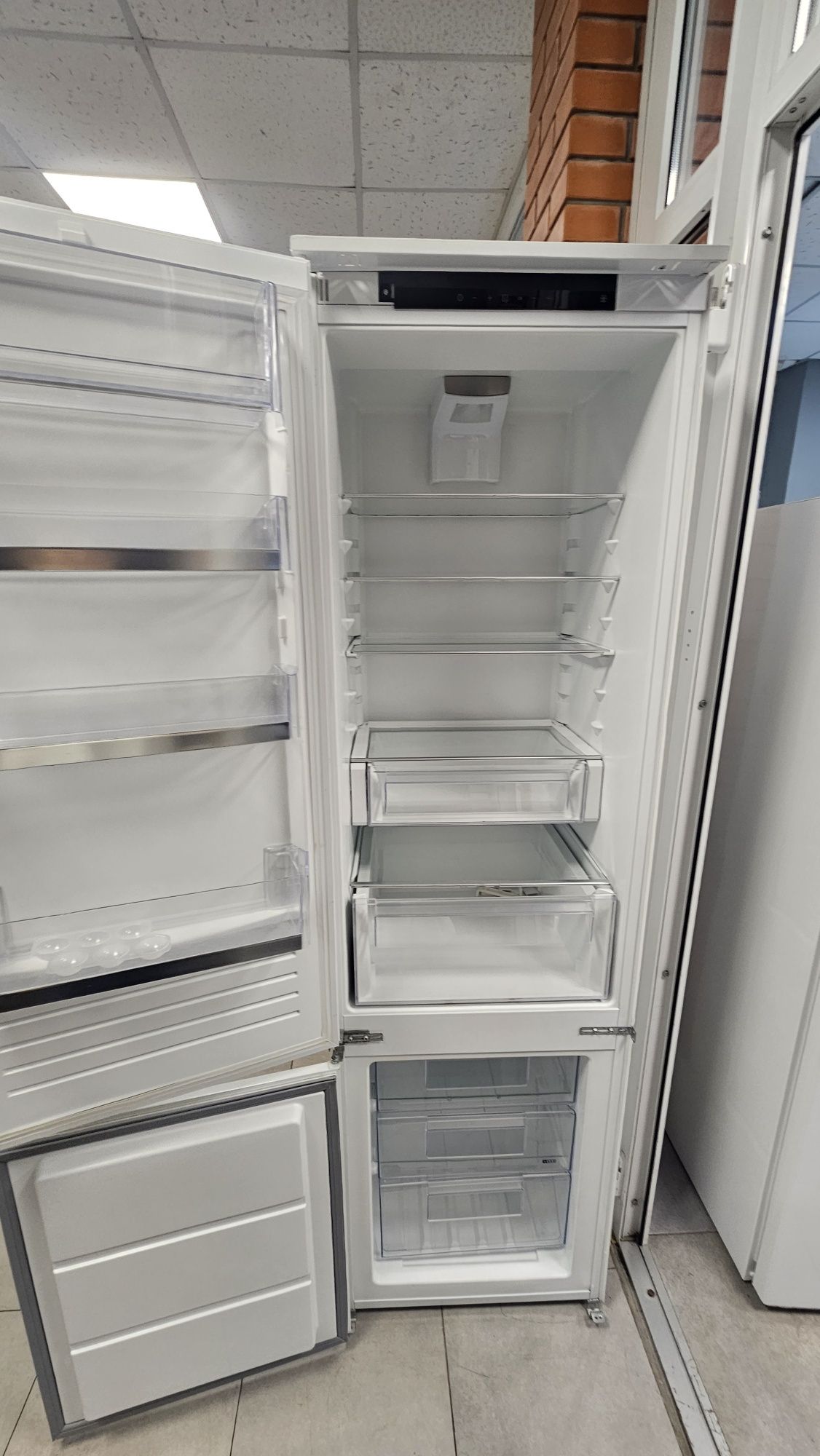 Холодильник вбудований Європа A++, забудова