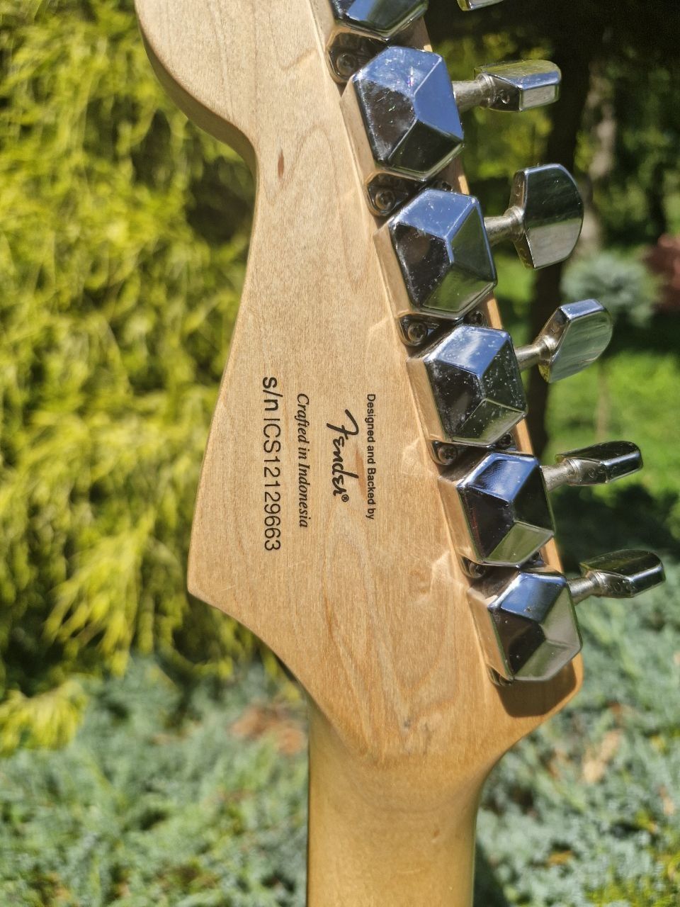 Електрогітара SQUIER by Fender Bullet STRATOCASTER HSS