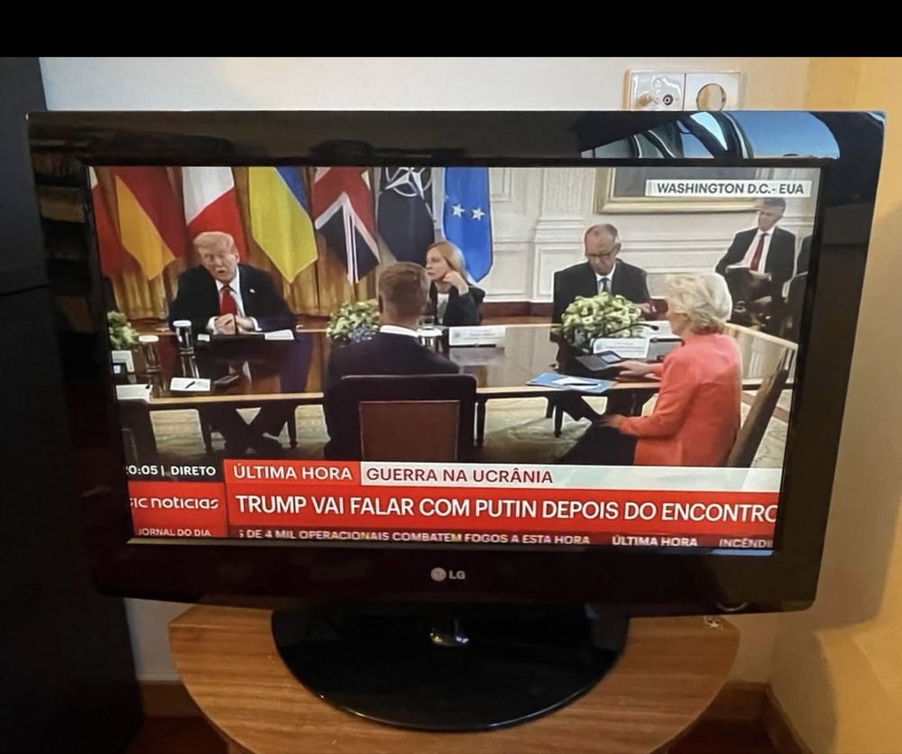 TV, LCD, marca LC de 32 polegadas