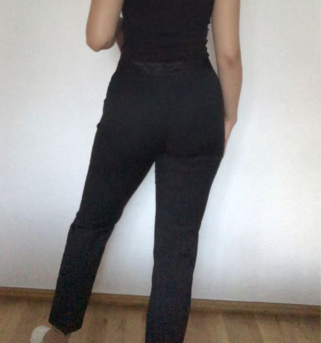 Czarne eleganckie spodnie chinosy SIMPLE