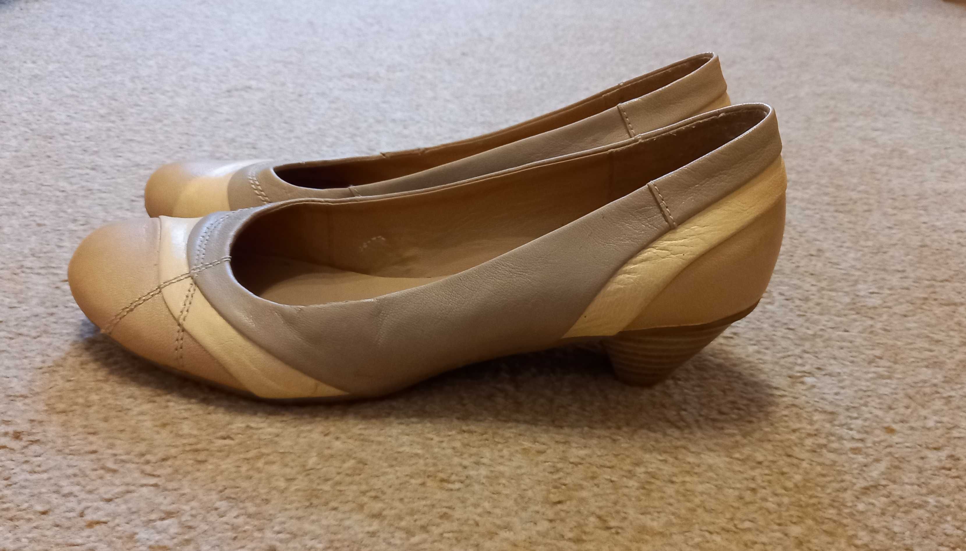 Buty czółenka beżowe Lasocki 38