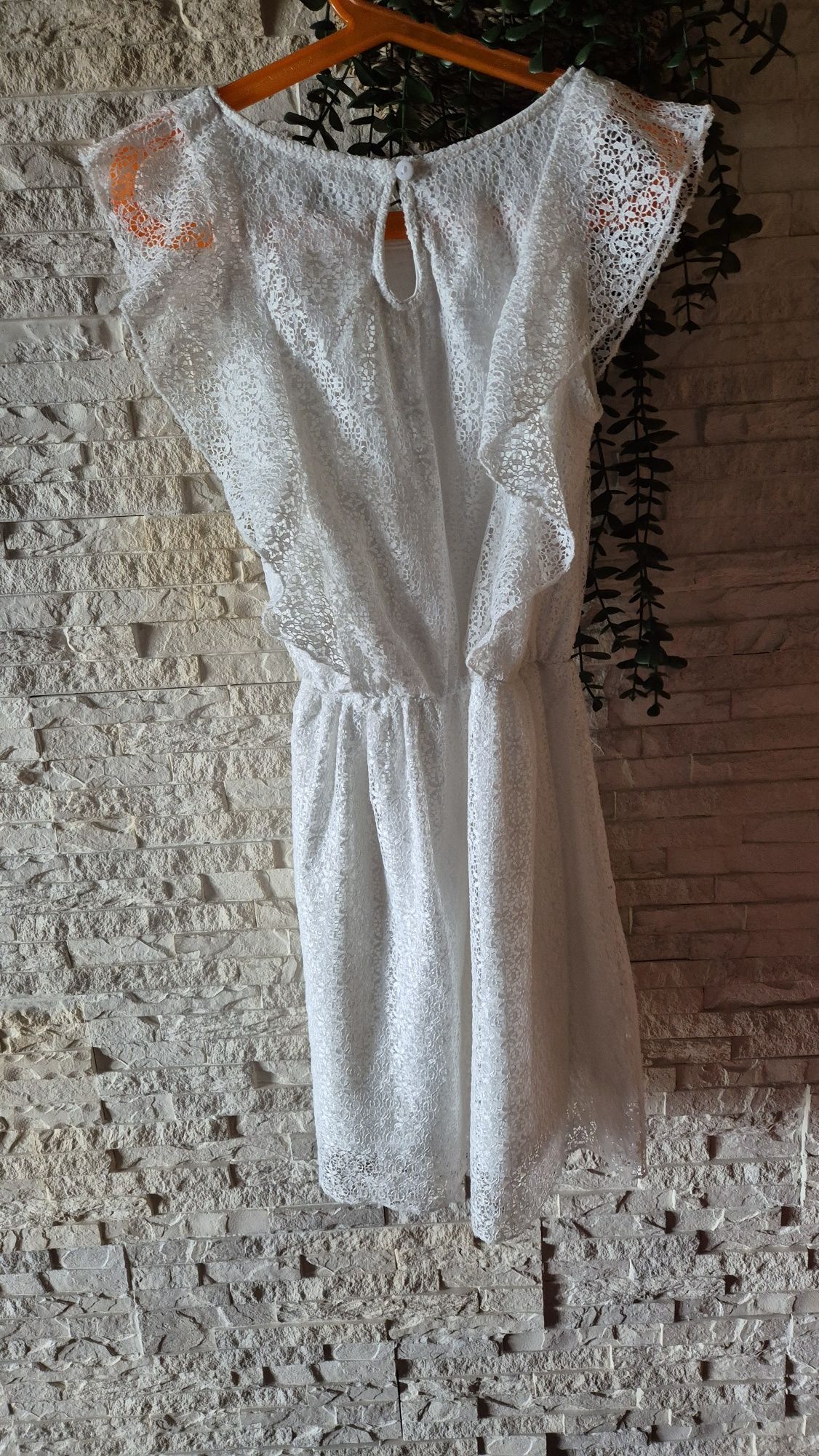 Piękna biała sukienka cool club smyk  140