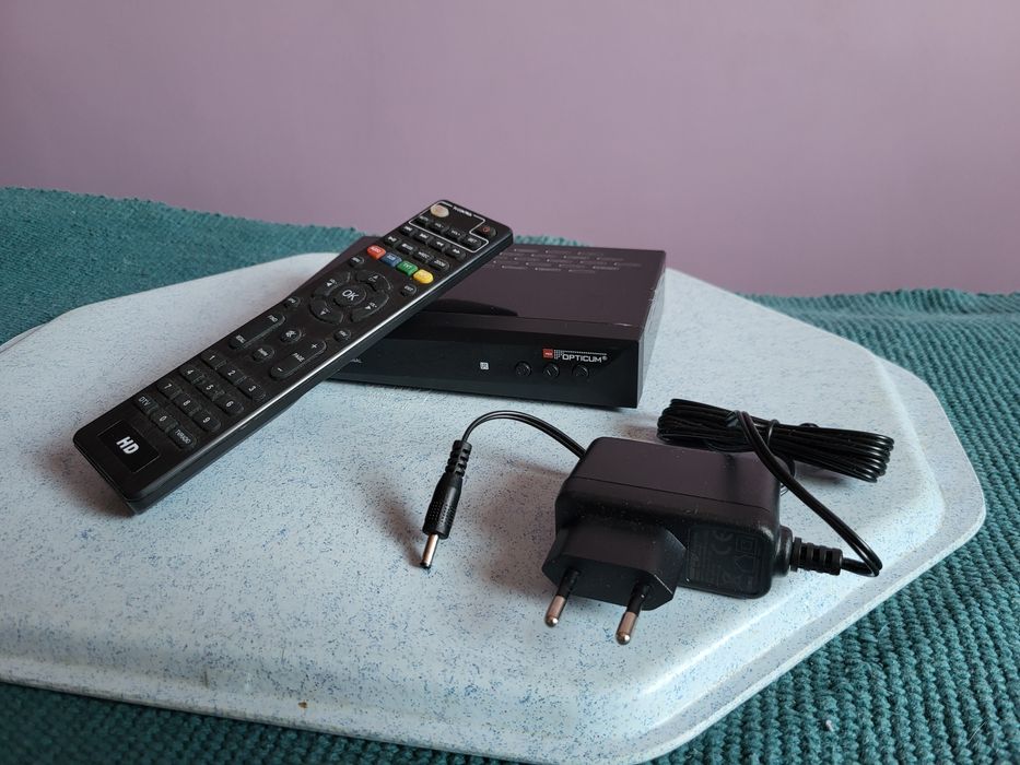 Telewizor 32 cale + dekoder
