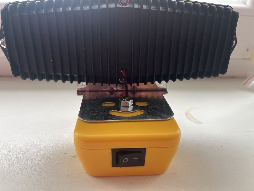 Лампа світильник прожектор ліхтар DeWalt USB 30led  18V/20V(без акум)