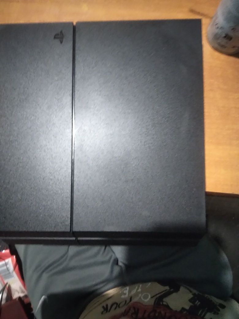 Konsola ps4 Fat  + pad