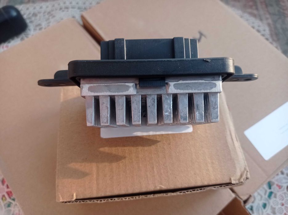 Резистор, регулятор сопротивление, пічки , печки пежо 5008, 3008