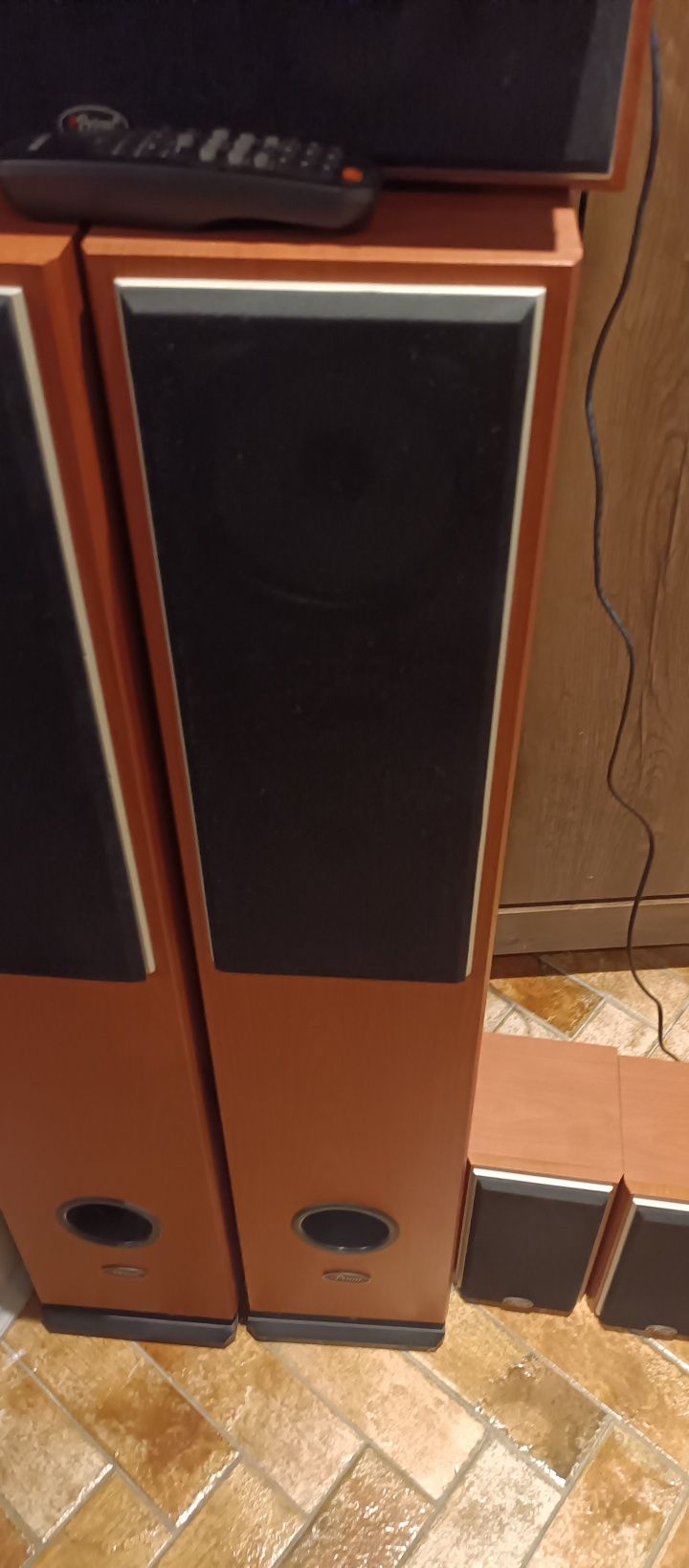 Zestaw 5 głośników firmy Prism i YAMAHA (wzmacniacz +DVD)