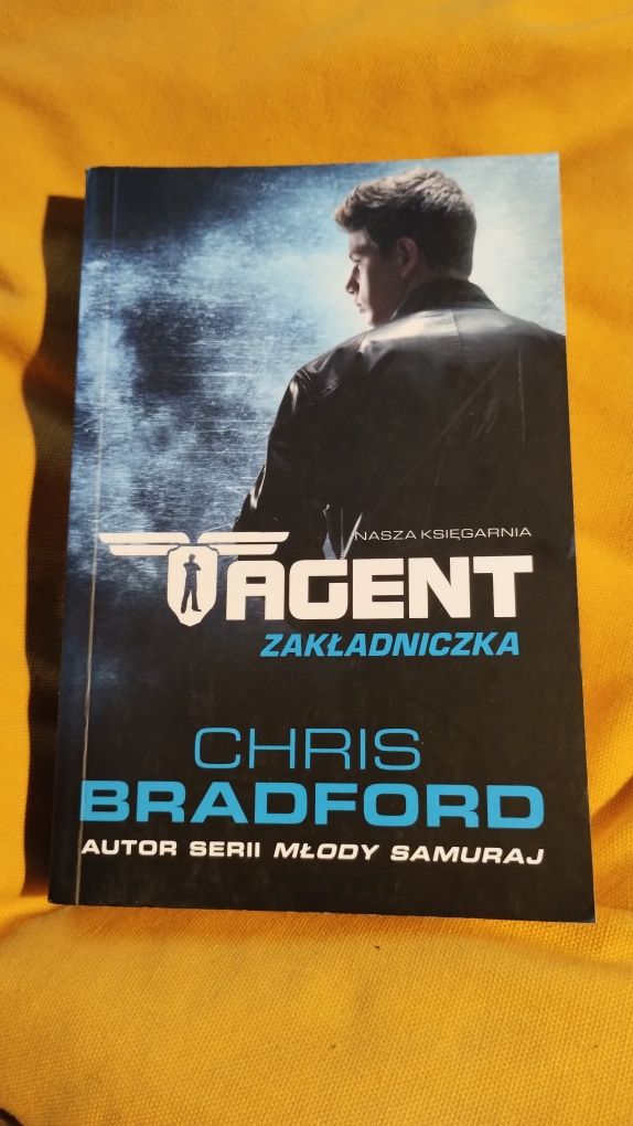 Książka Agent Zakładniczka Chris Bradford thriller dla młodzieży