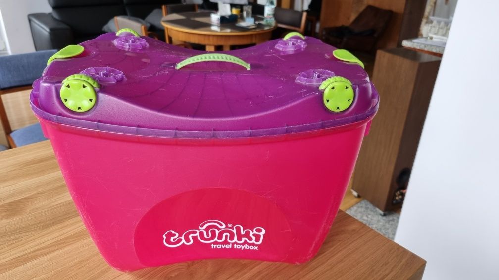 TRUNKI travel toy box - pojemnik na zabawki na kółkach