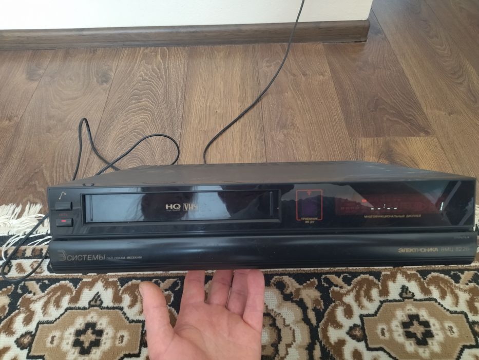 Продам відеомагнітофон радянського виробництва, модель «Електроника