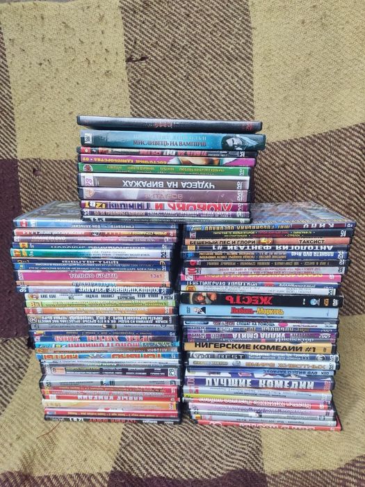 Продаю диски с фильмами, dvd 71 штука, лучшие кино с сериалы на двд
