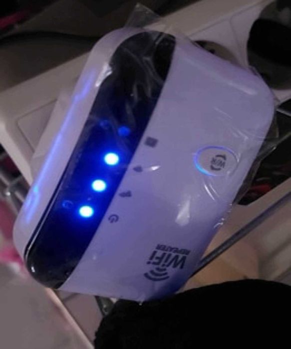 Усилитель WiFi сети, репитер Вайфай сигнала от роутера интернета