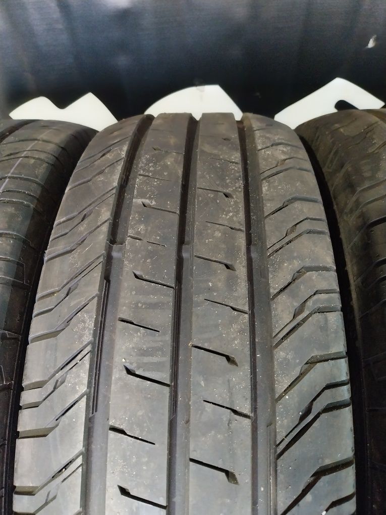 4x 235/65R16C Continental ContiVanContact 200