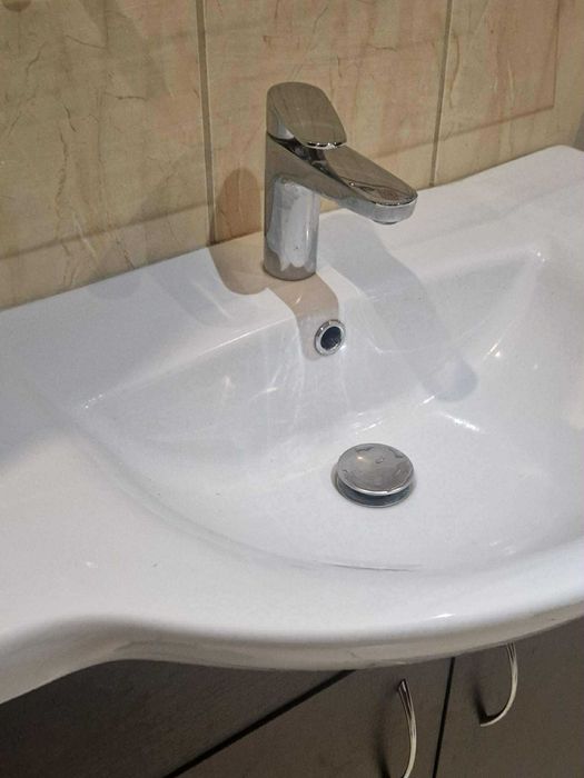 Umywalka z szafką