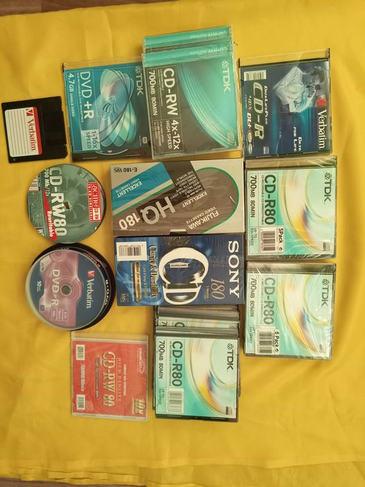 Чистые CD -диски, 700 МБ, видеокассета