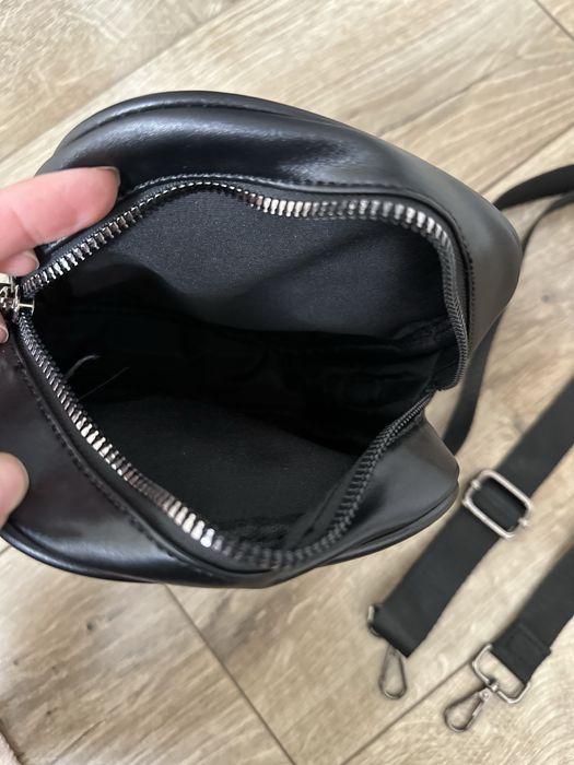 Мужская сумка в стиле Луи Витон, плечевая , с широким ремнем