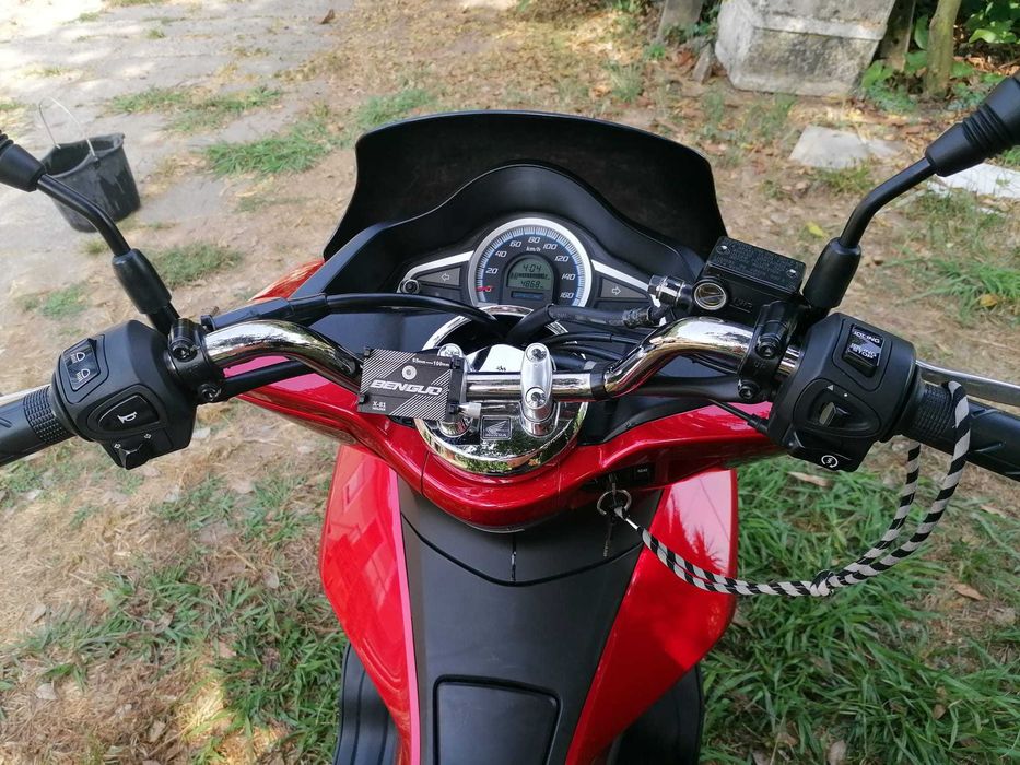 Honda PCX 125 como nova