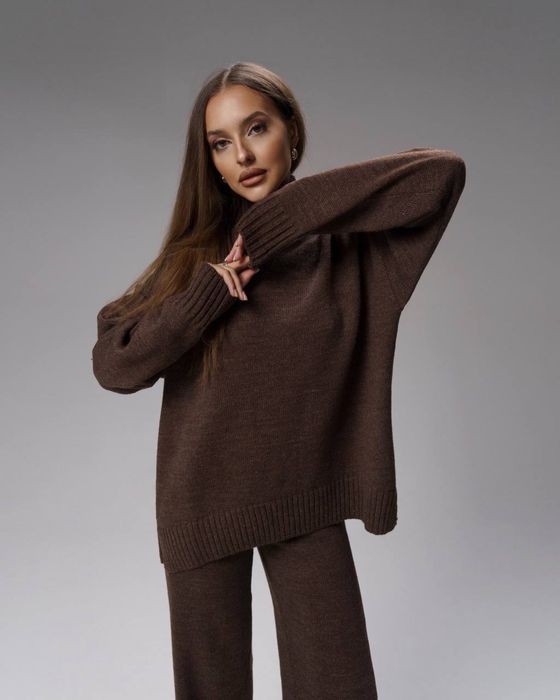 Костюм вʼязаний кофта та брюки, шоколадний брючний костюм
