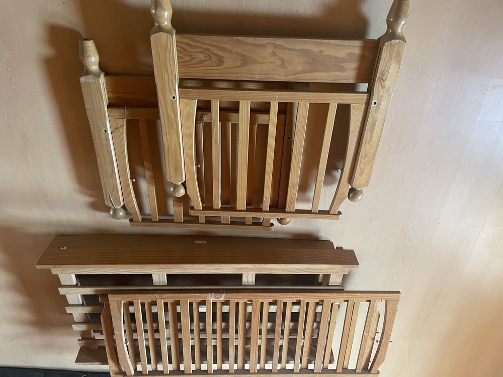 Cama de criança em pinho