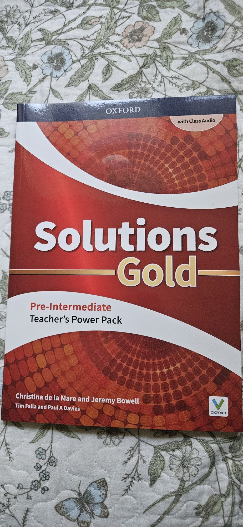 Solutions gold pre- Intermediate  książka nauczyciela