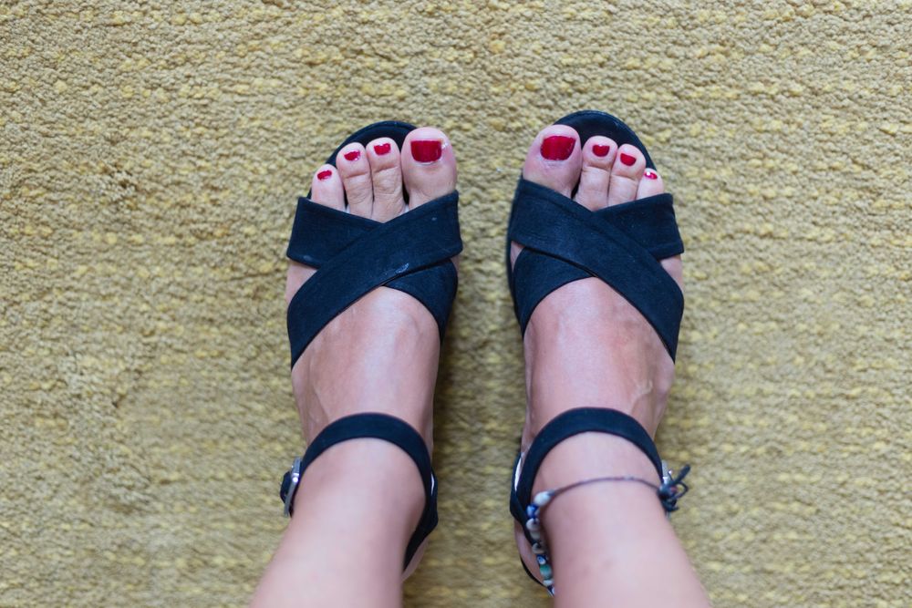 Mtng- Sandálias Pretas com salto 9 cm