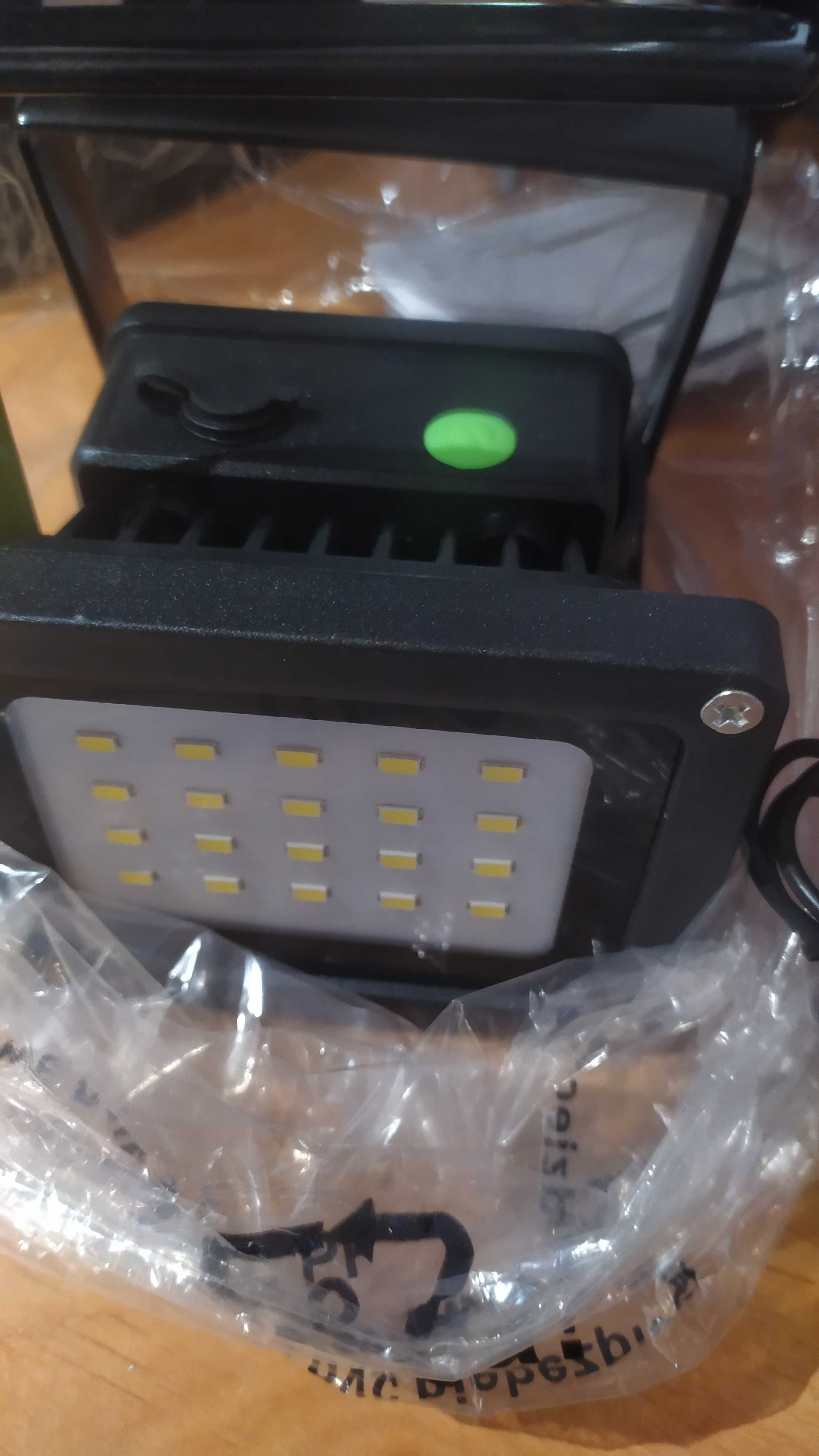 Nowa lampa warsztatowa Led z akumulatorem w kartonie z instrukcją