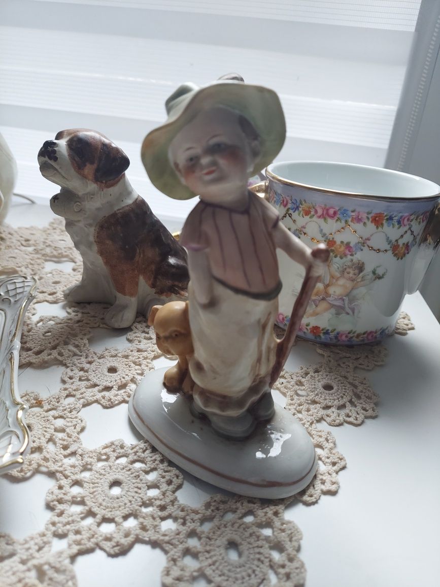 Porcelana,  figurka  , chłopiec z psem