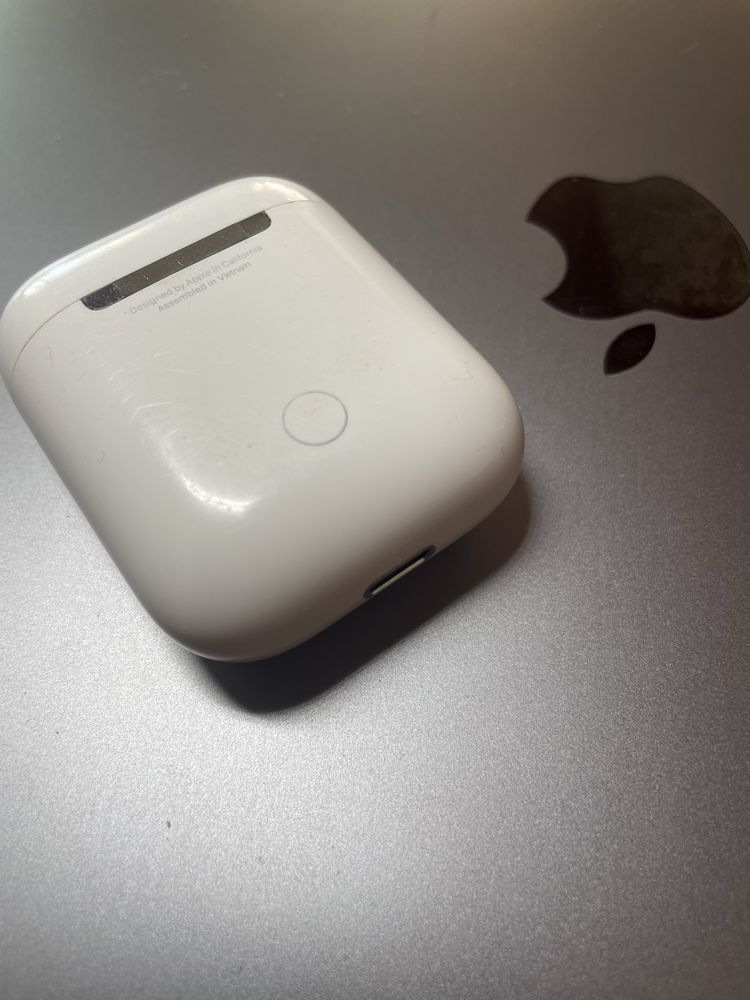 зарядный кейс AirPods 1/2-й генерации оригинал