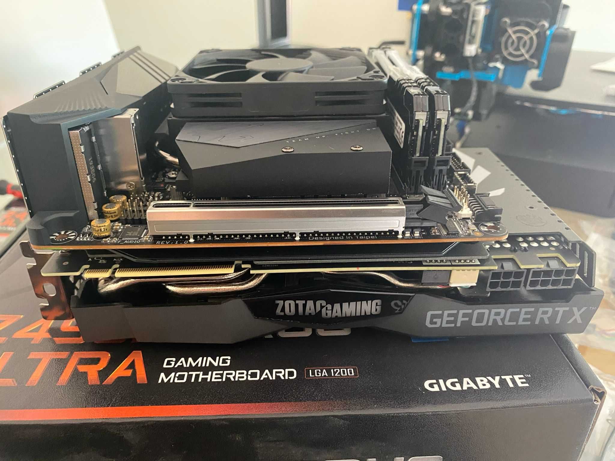 Bundle Aorus Z490i + i7 10700 + 32Gb DDR4