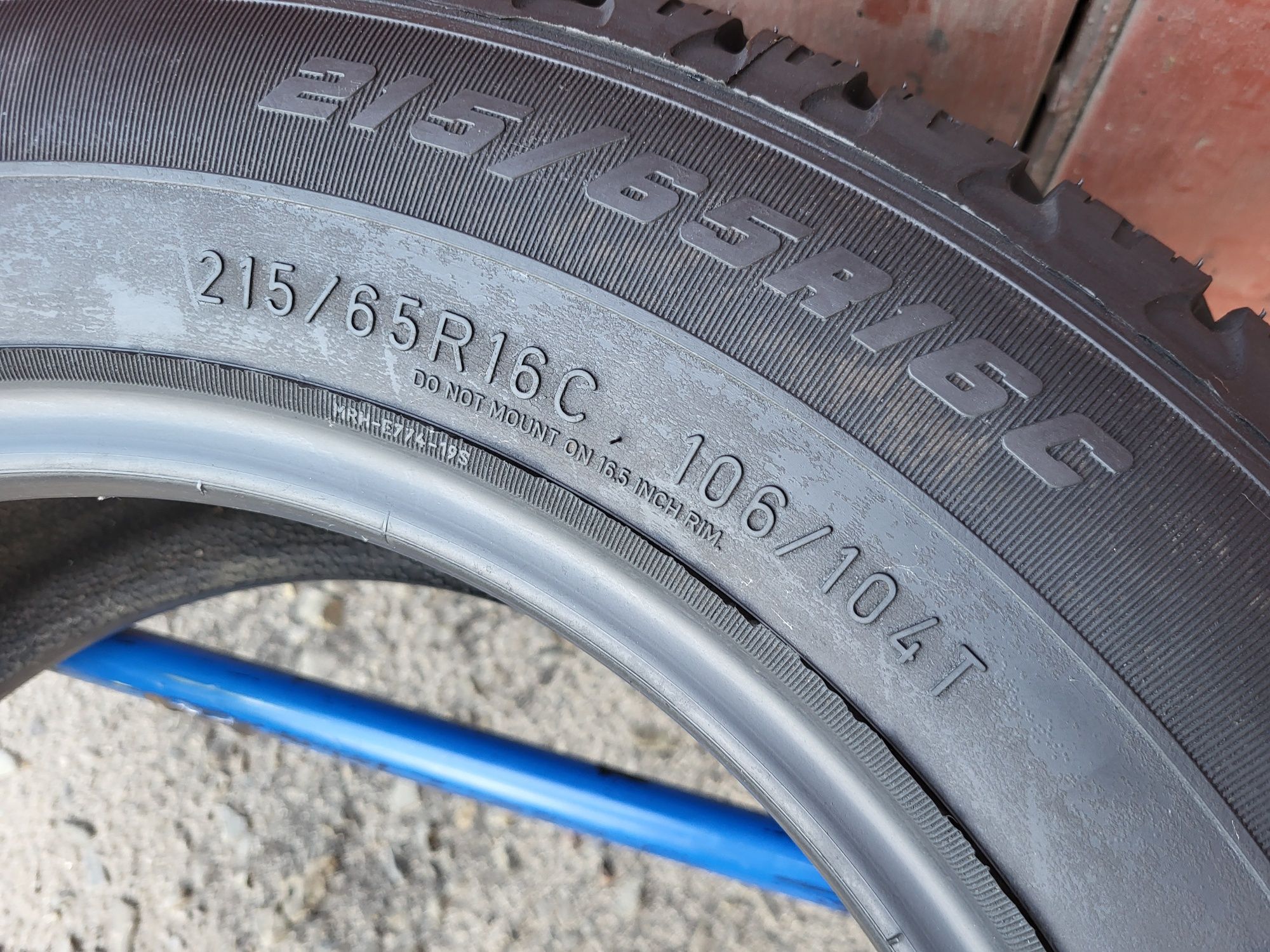 215/65/16C R16C GoodYear Cargo Vector 4шт ціна за 1шт шини