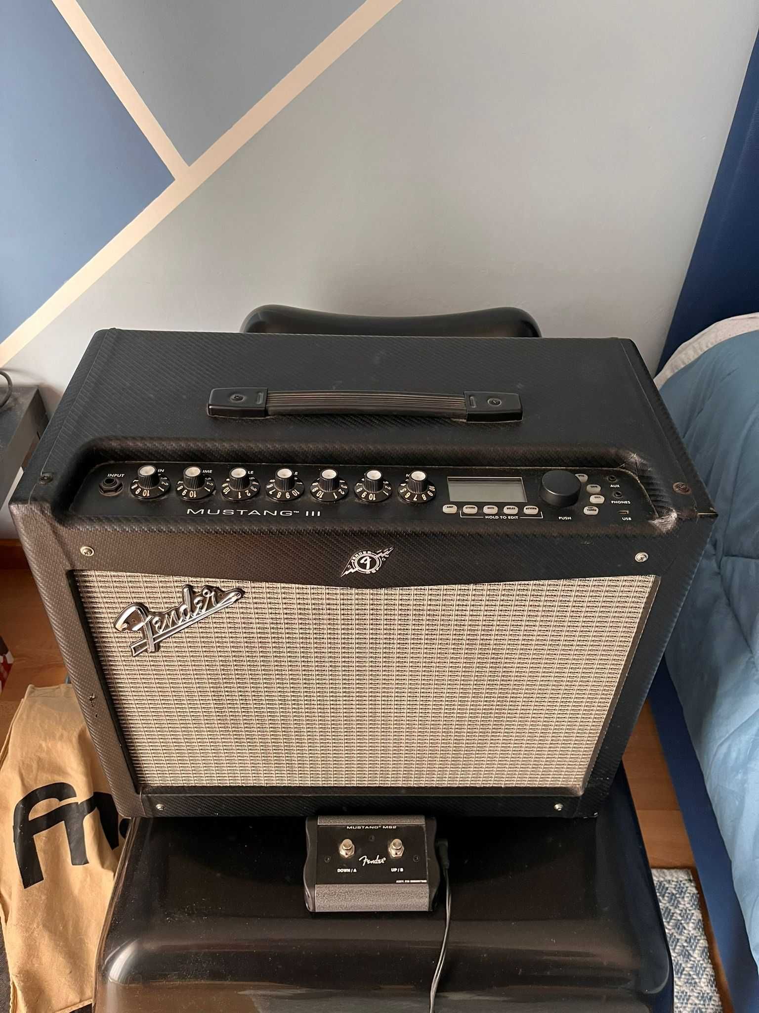 Amplificador de guitarra Fender Mustang III + Footswitch