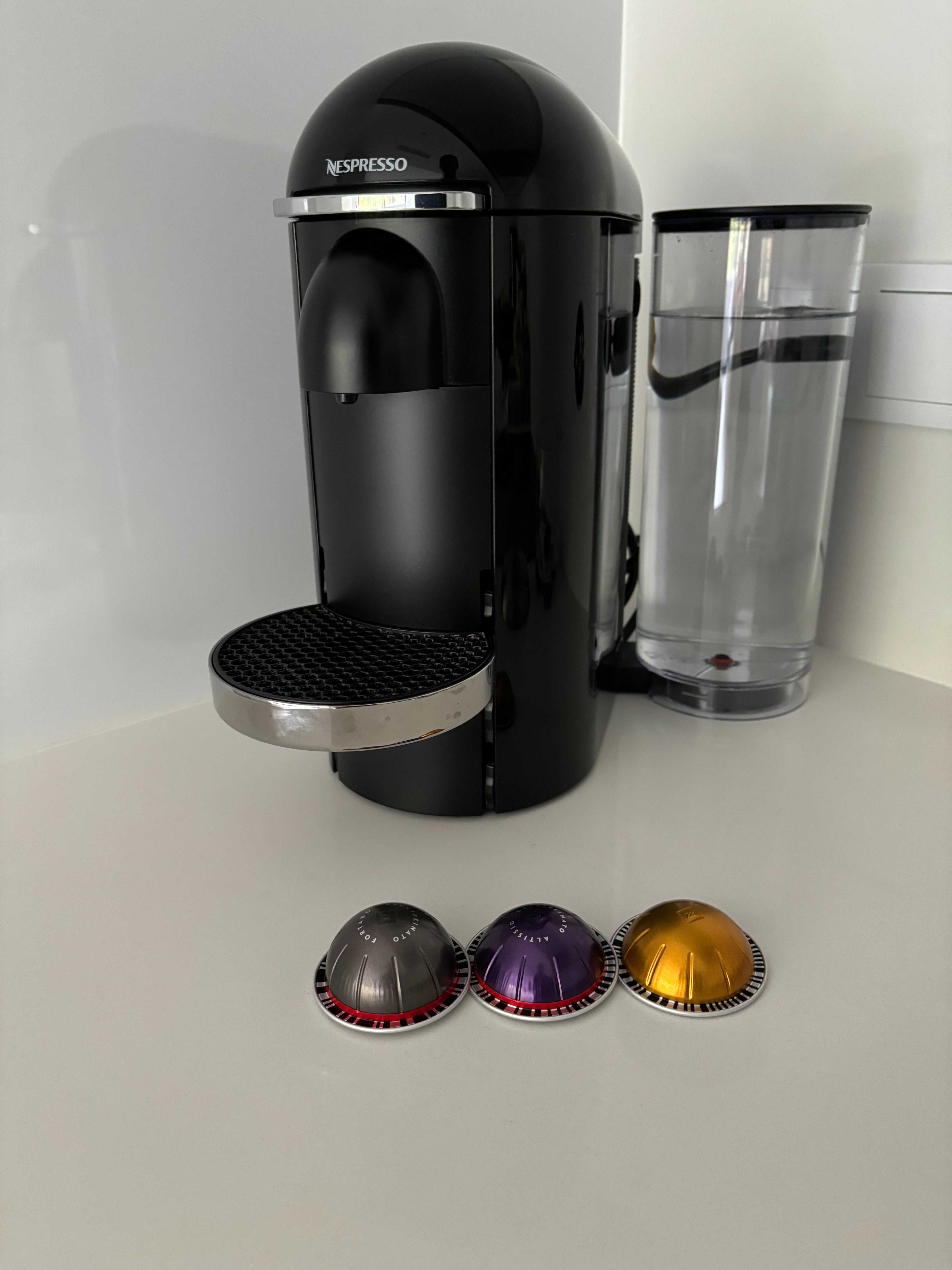 Máquina café NESPRESSO Vertuo Plus Deluxe