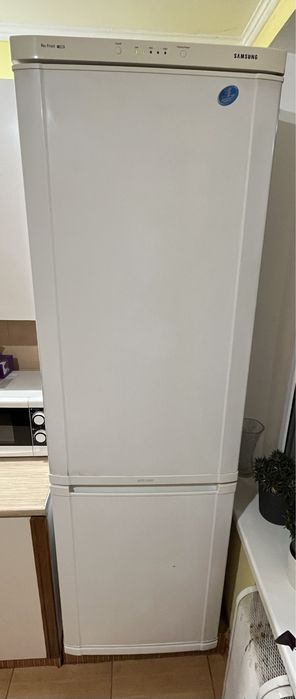 Холодильник SAMSUNG RL39SBSW