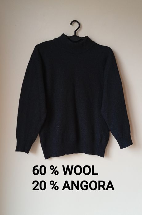 Czarny wełniany sweter z golfem z angory, rozmiar S