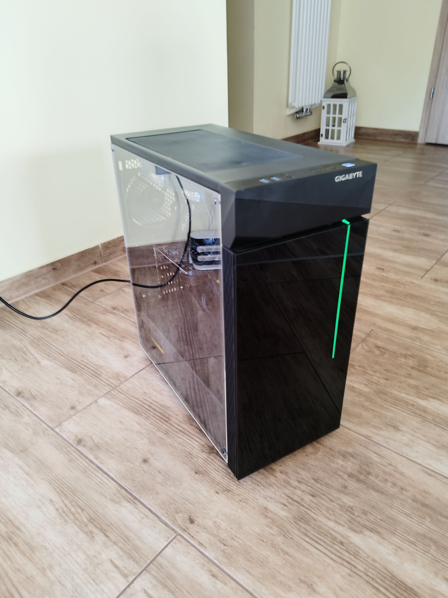 Zestaw Komputerowy Gamingowy Monitory, PC, klawiatura, myszka, kamerka