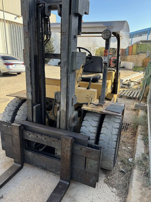 Empilhador CAT V80E
