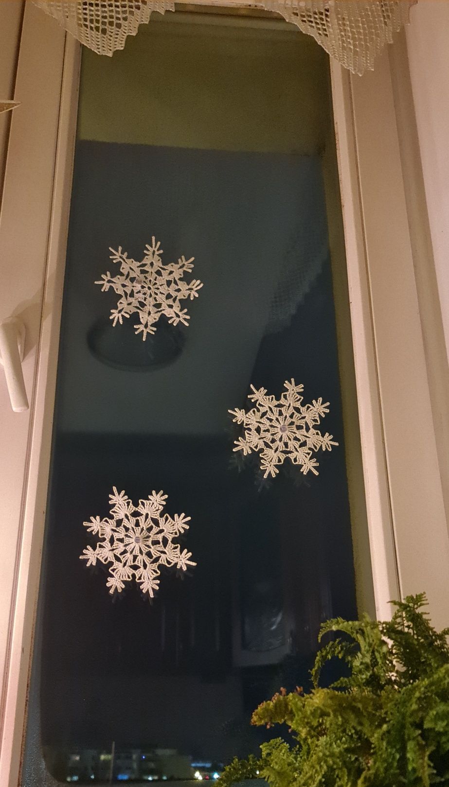 Gwiazdki śnieżynki na okno lub choinkę
