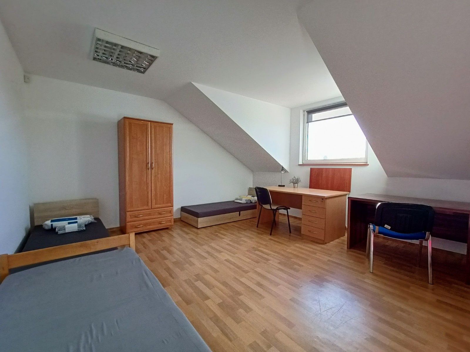 Sprzedam wyposażenie hostelu